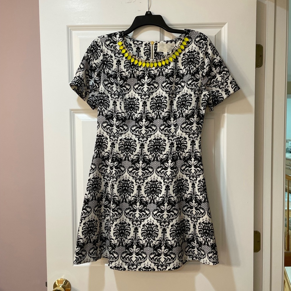JOA size medium short sleeve patterned sheath dress